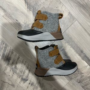 Kids Sorel Out n About boots